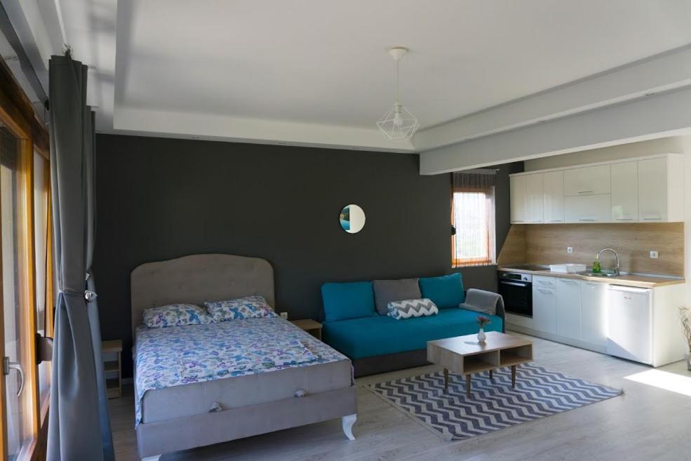 טרביניה Apartments Ena מראה חיצוני תמונה