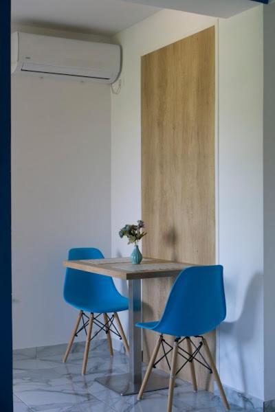 טרביניה Apartments Ena מראה חיצוני תמונה