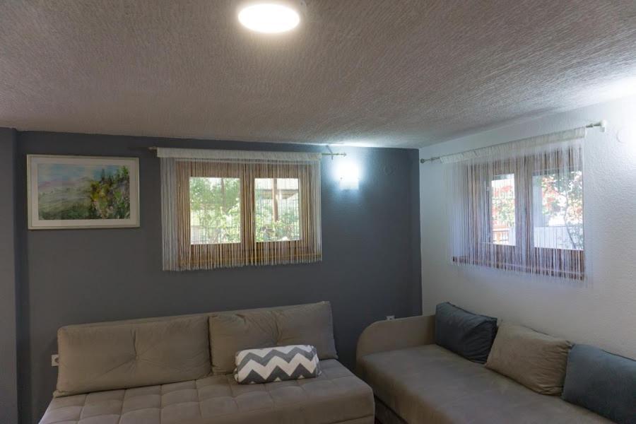 טרביניה Apartments Ena מראה חיצוני תמונה