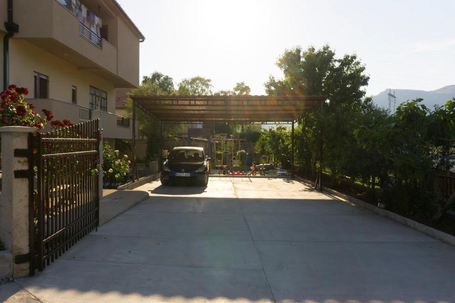 טרביניה Apartments Ena מראה חיצוני תמונה