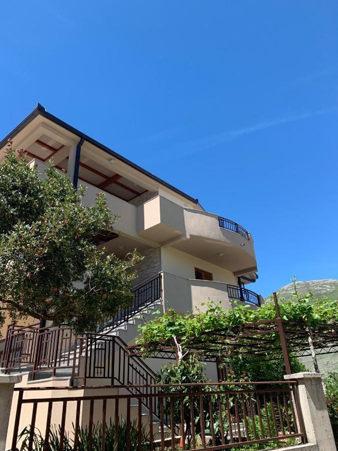 טרביניה Apartments Ena מראה חיצוני תמונה
