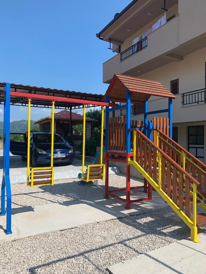טרביניה Apartments Ena מראה חיצוני תמונה