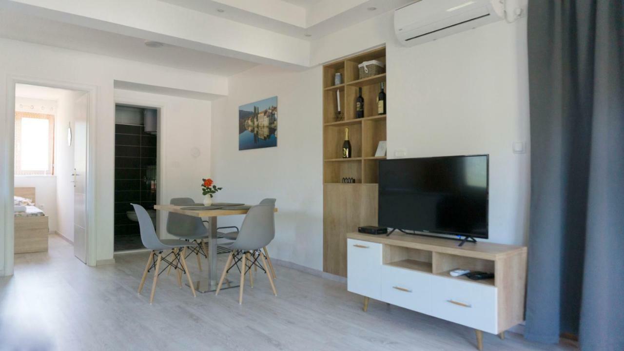 טרביניה Apartments Ena מראה חיצוני תמונה