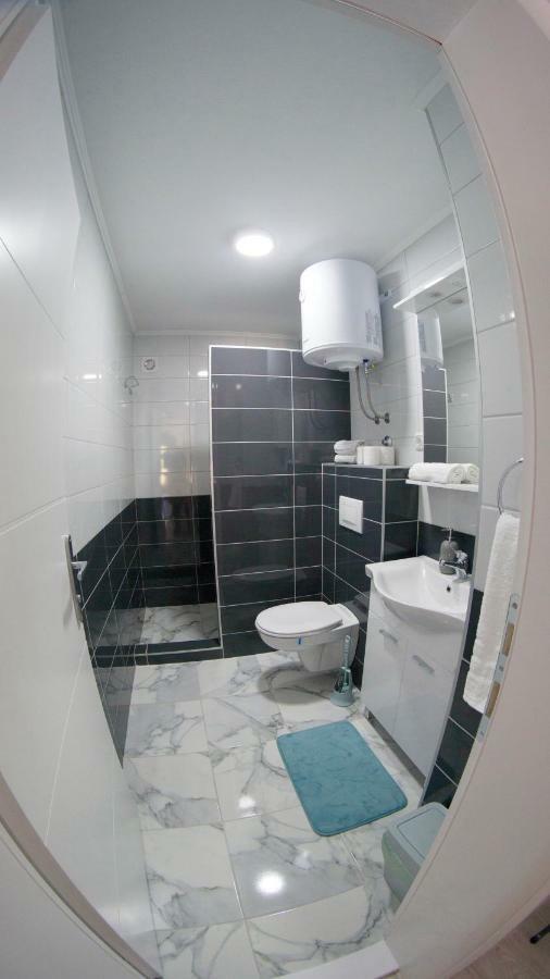 טרביניה Apartments Ena מראה חיצוני תמונה
