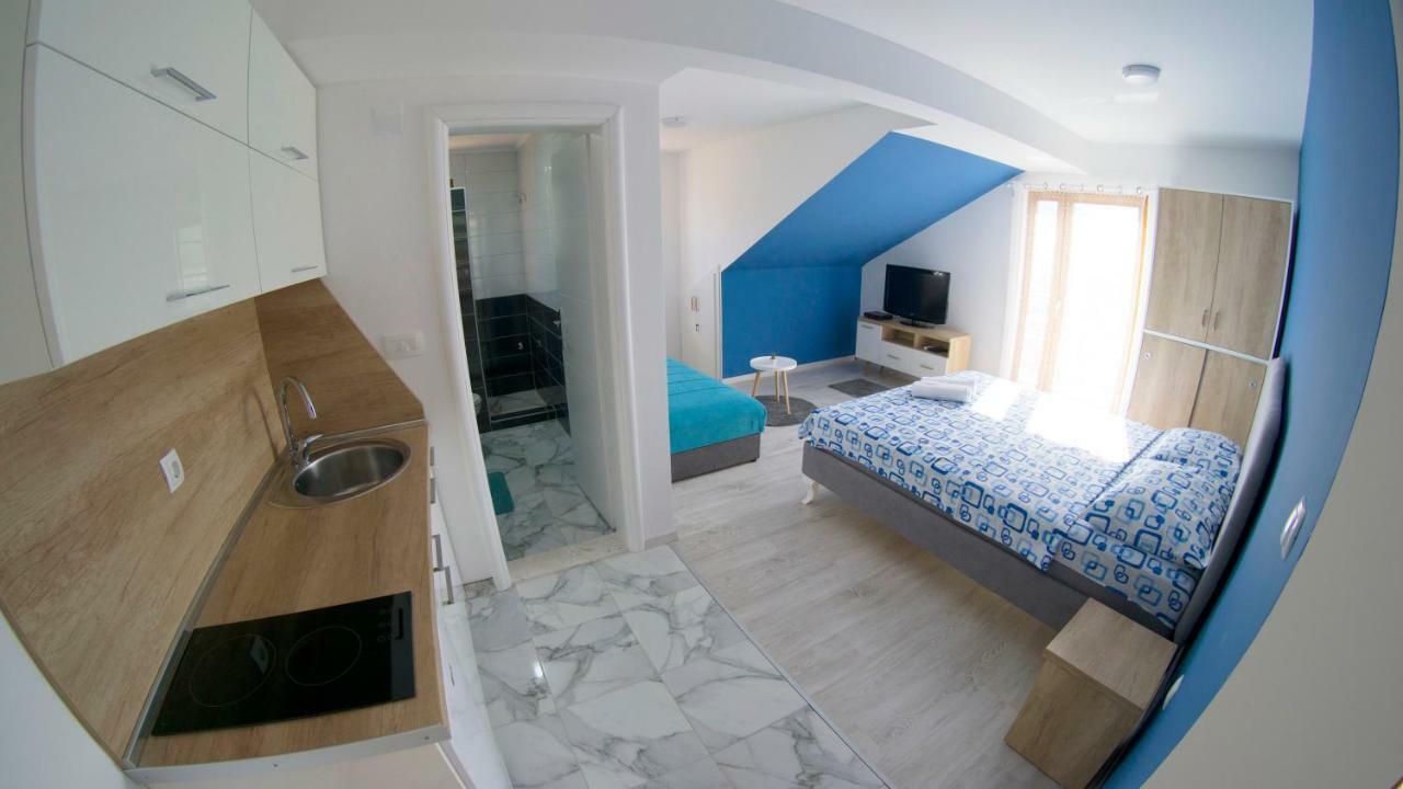 טרביניה Apartments Ena מראה חיצוני תמונה
